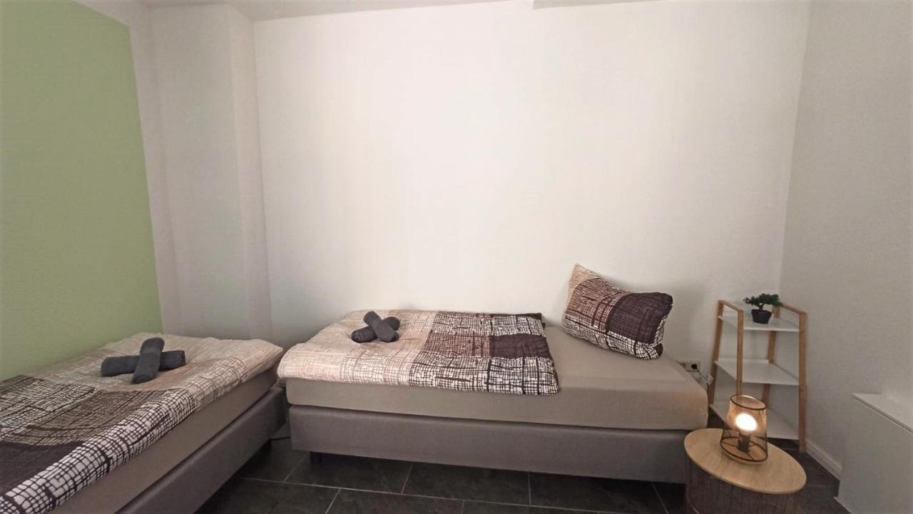 Apartment Fuer Bis Zu 7 Personen Mit Balkon Halberstadt Exterior foto